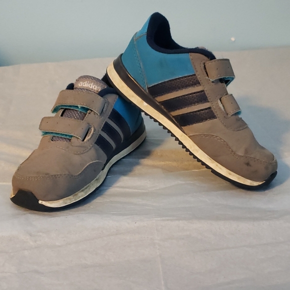 Boy's Adidas Velcro Sneakers Size 9.5 - Picture 1 of 9